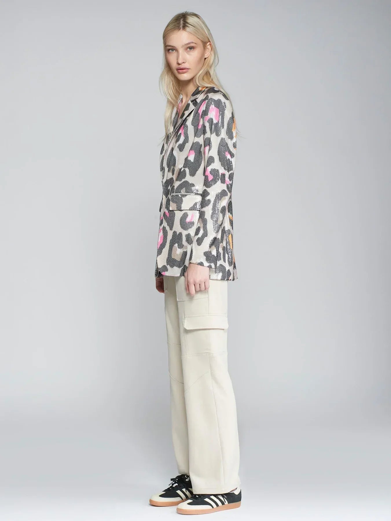 Isabel jacka med djurmönster-beige