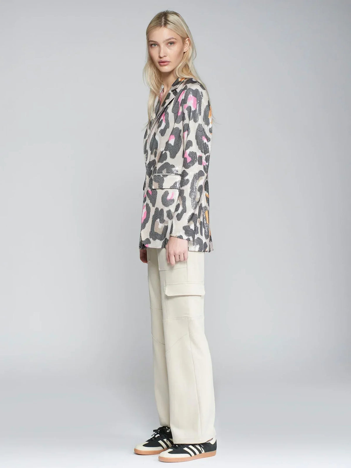 Isabel jacka med djurmönster-beige