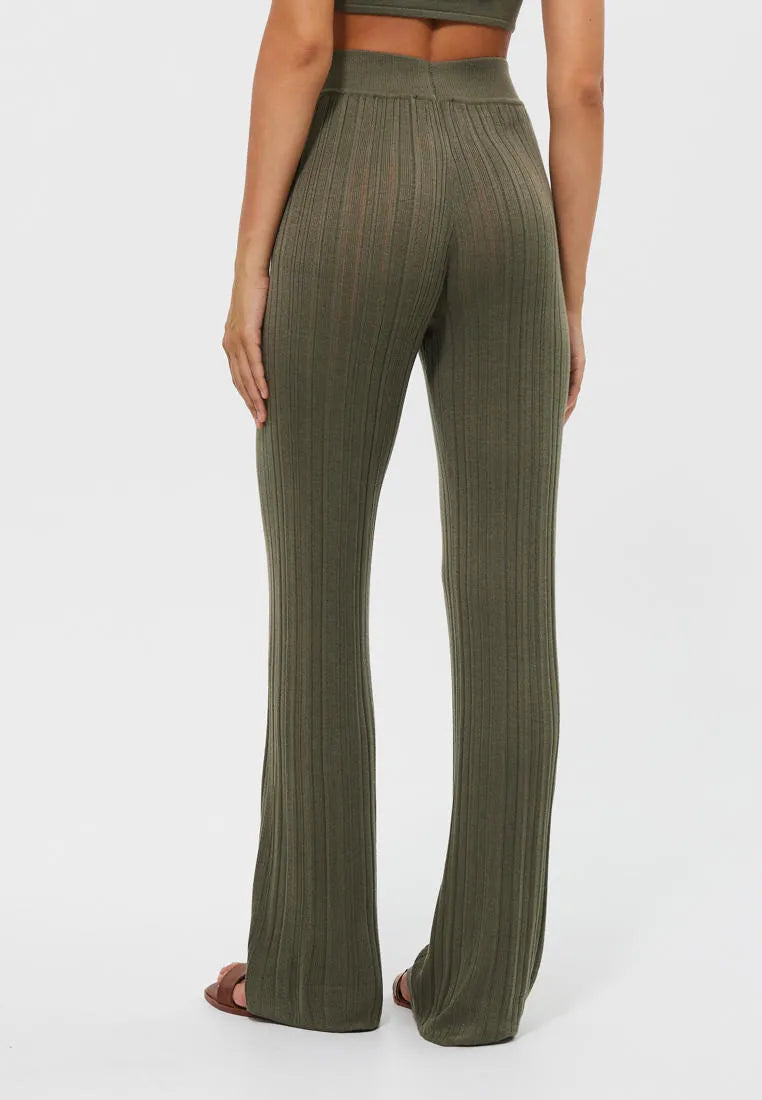 Wide and soft ribbed pants