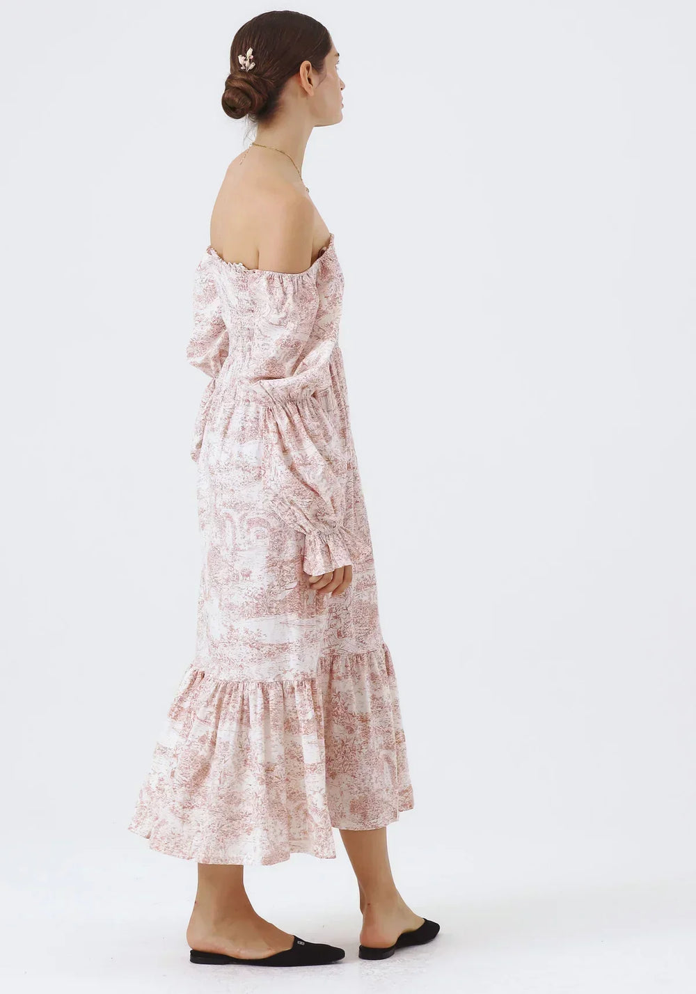 Lång klänning  korsett med klockärmar