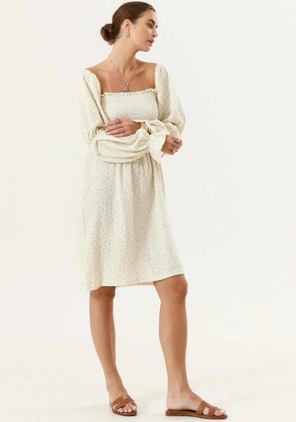 Lång klänning  korsett med klockärmar