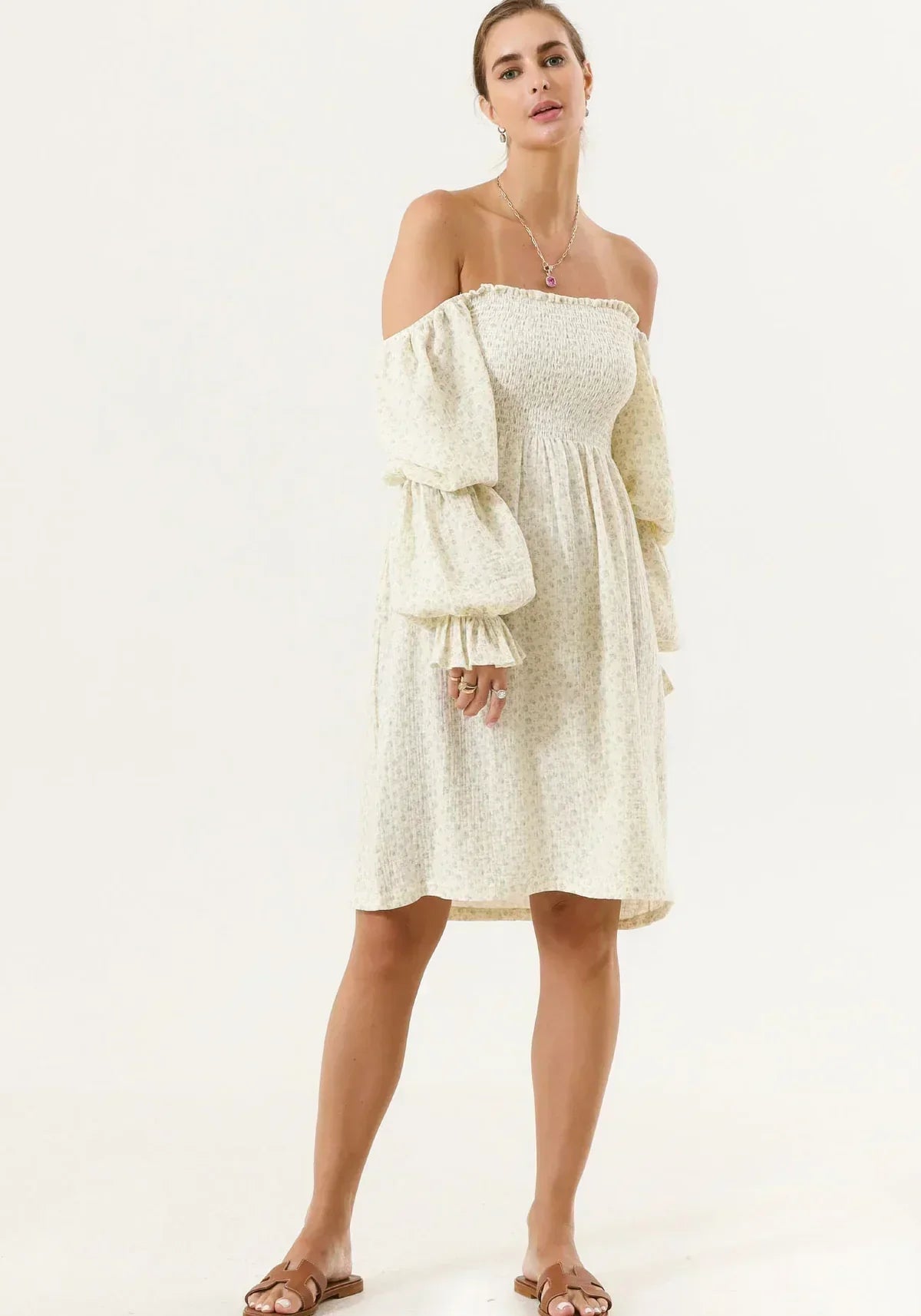 Lång klänning  korsett med klockärmar