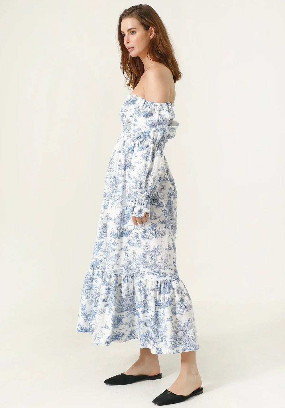 Lång klänning  korsett med klockärmar