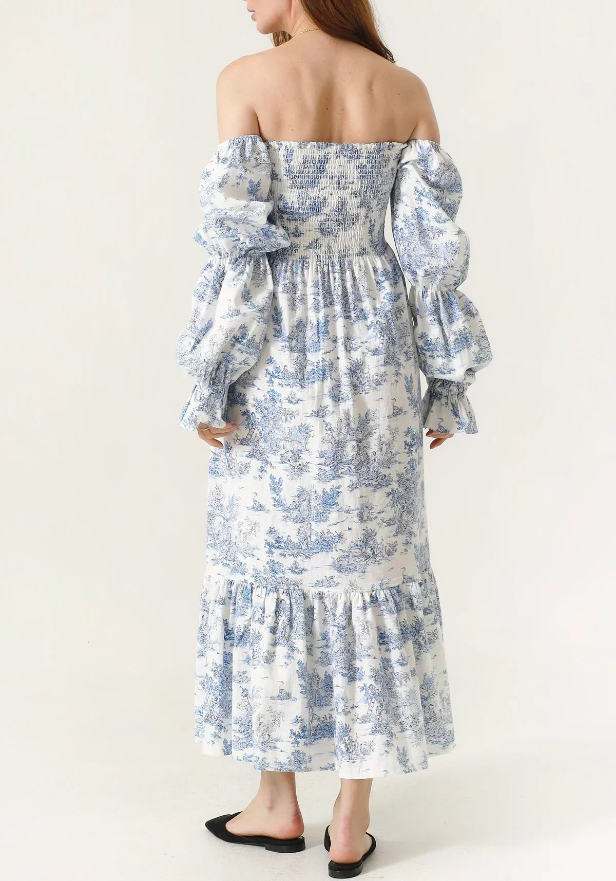 Lång klänning  korsett med klockärmar