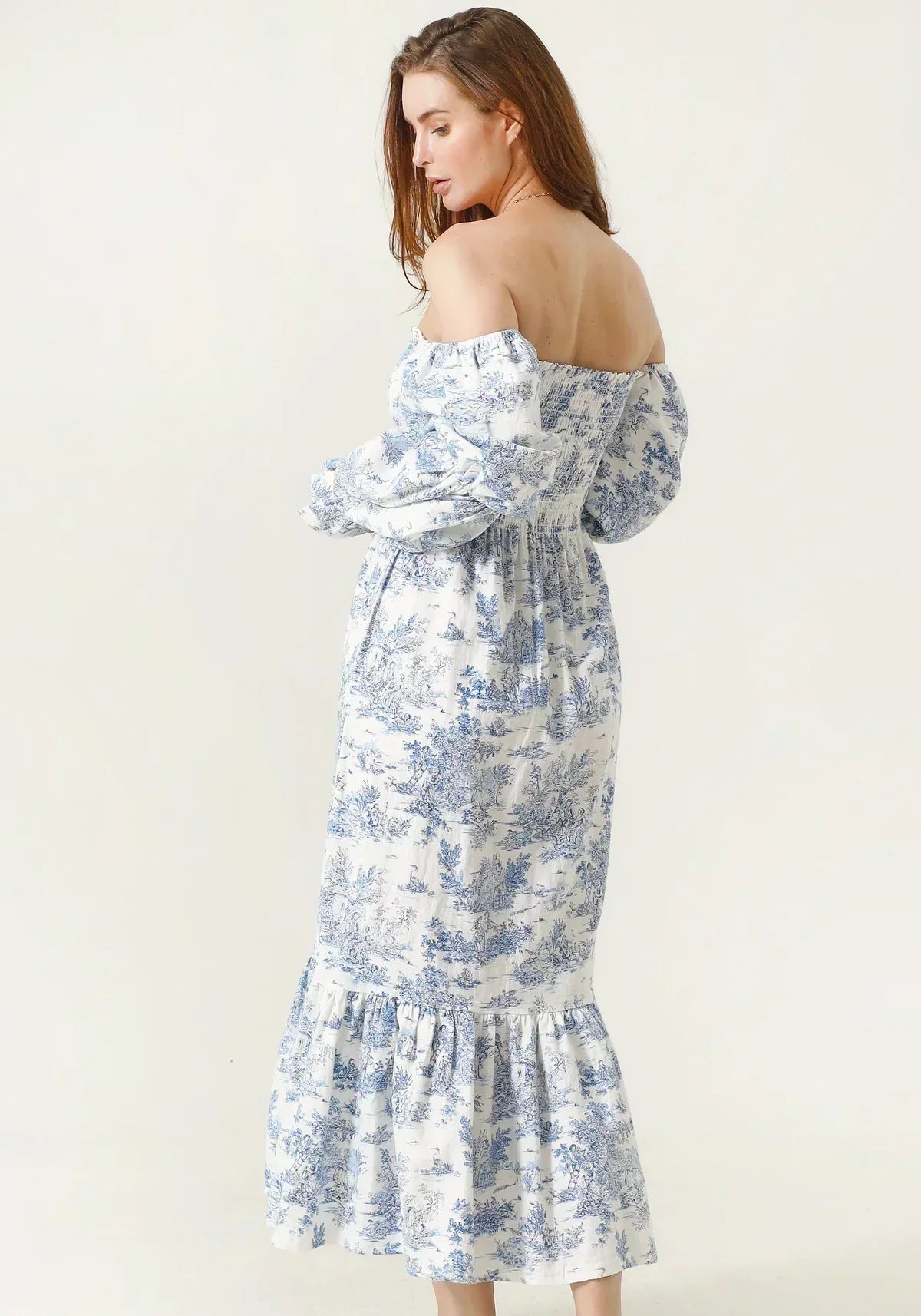 Lång klänning  korsett med klockärmar