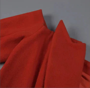 Röd elegant kavaj med öppna axlar