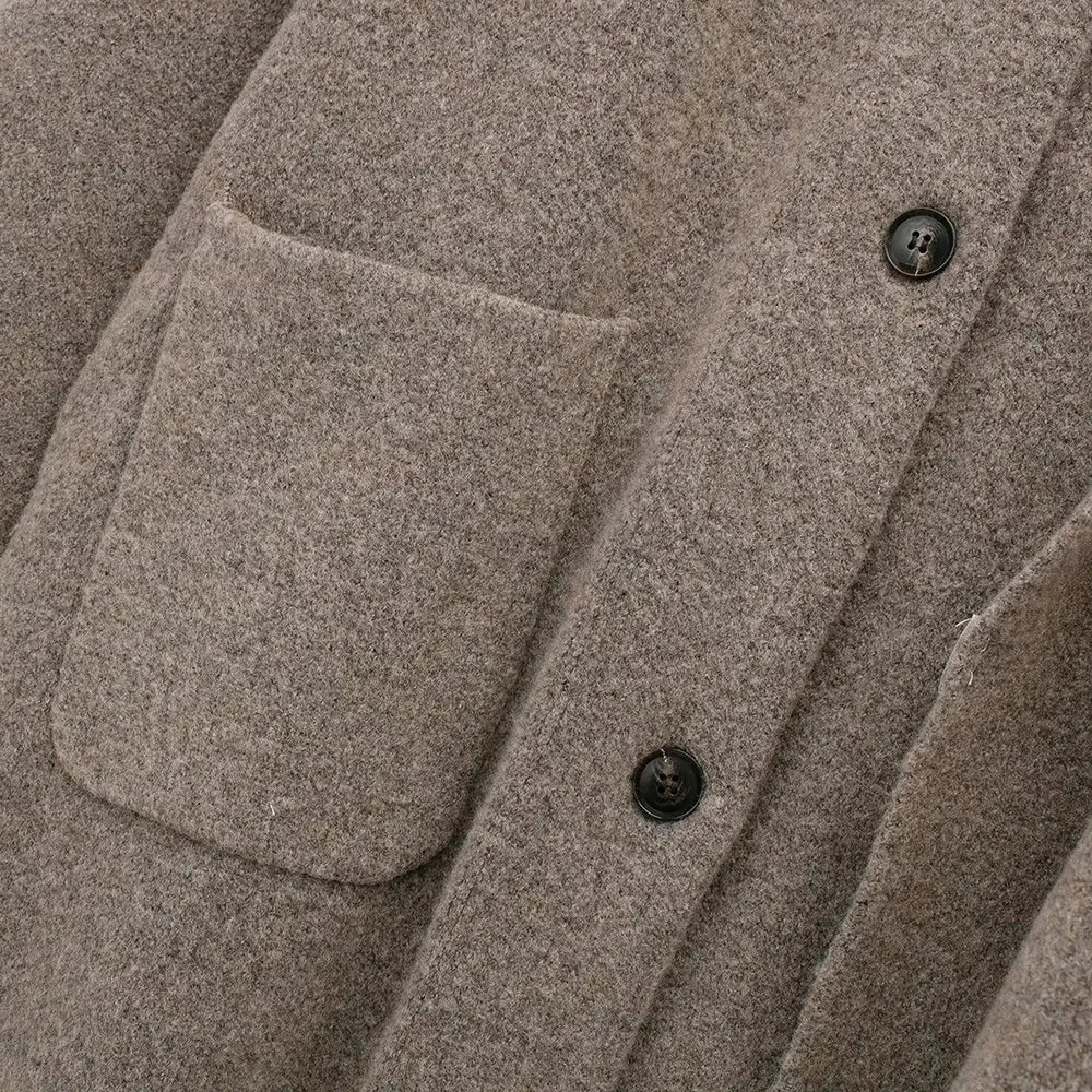 Varm kappa med halsduk och knappar