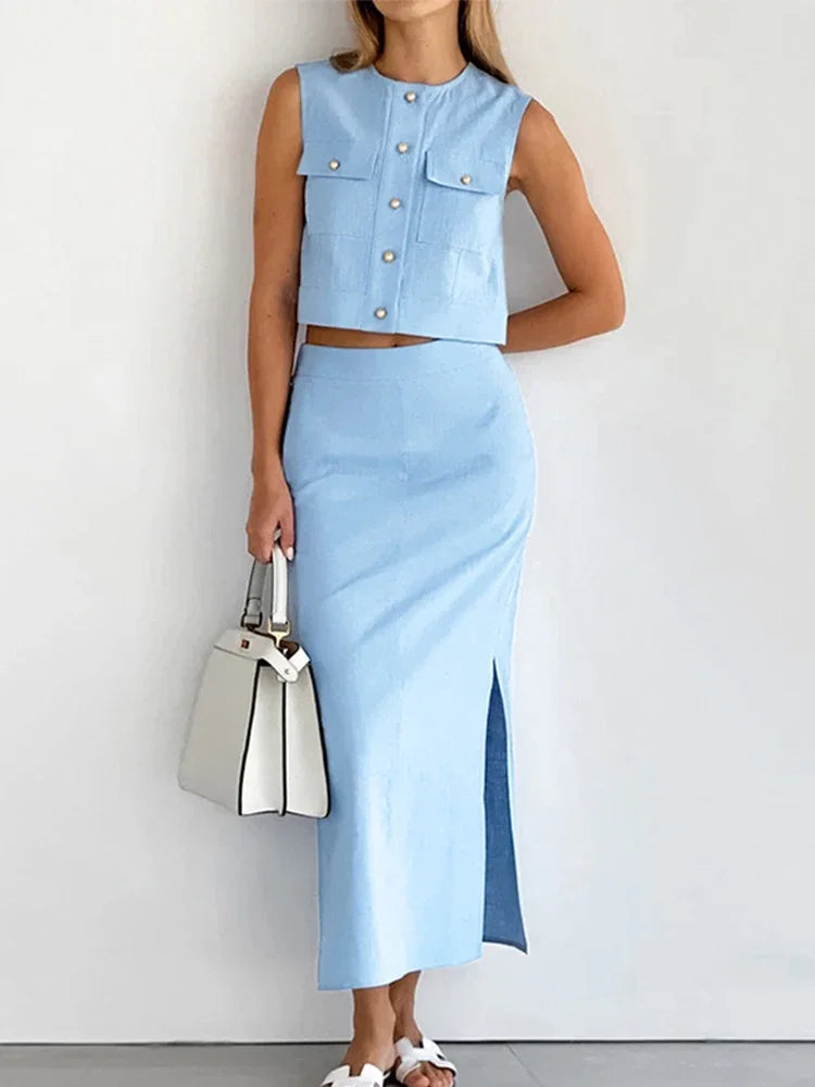 Set with slit top and skirt