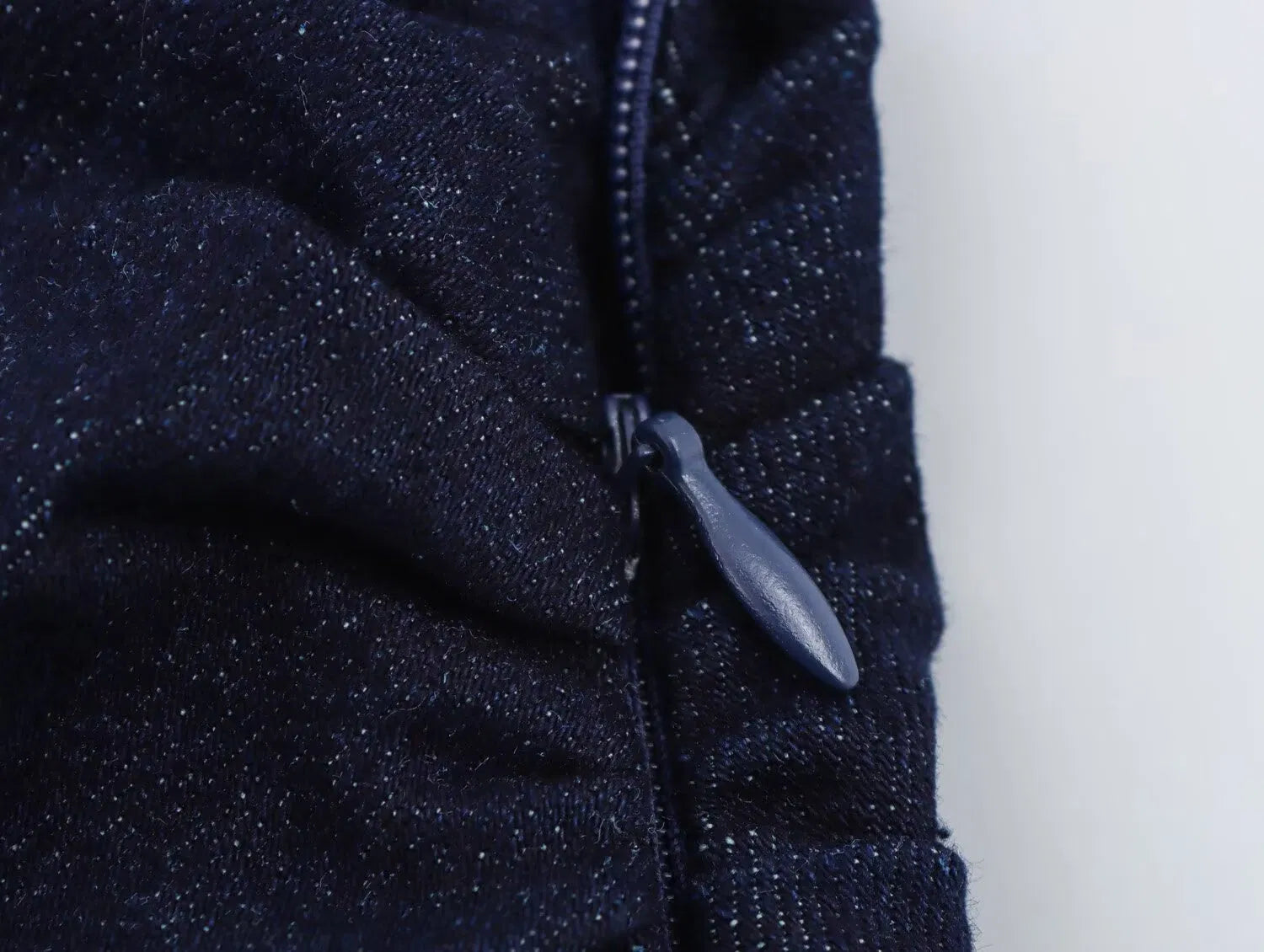 Sleeveless denim dress with buttons