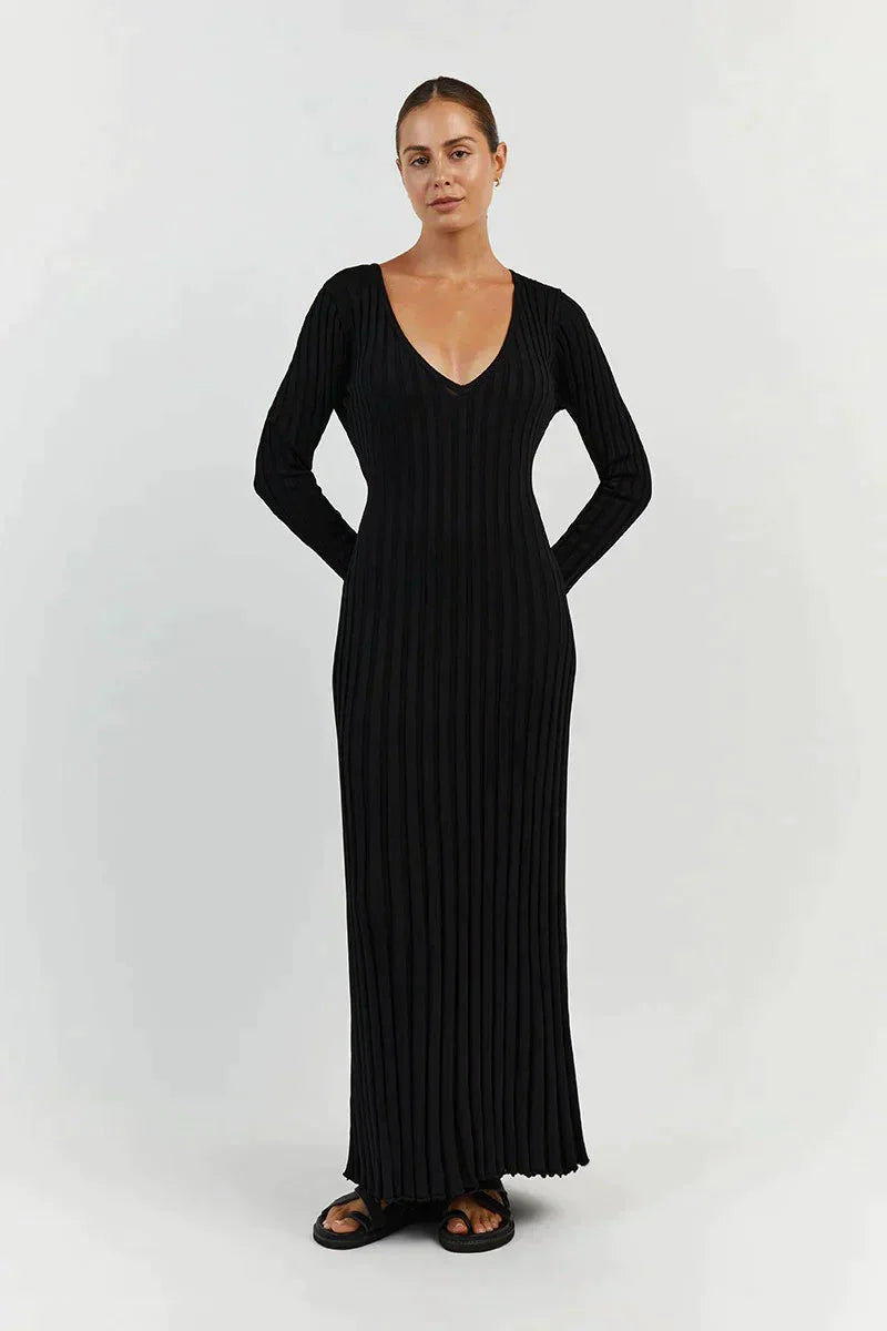 Stickad randig klänning med låga ärmar