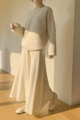 Knitted sweater and flared skirt set with ribbed structure
