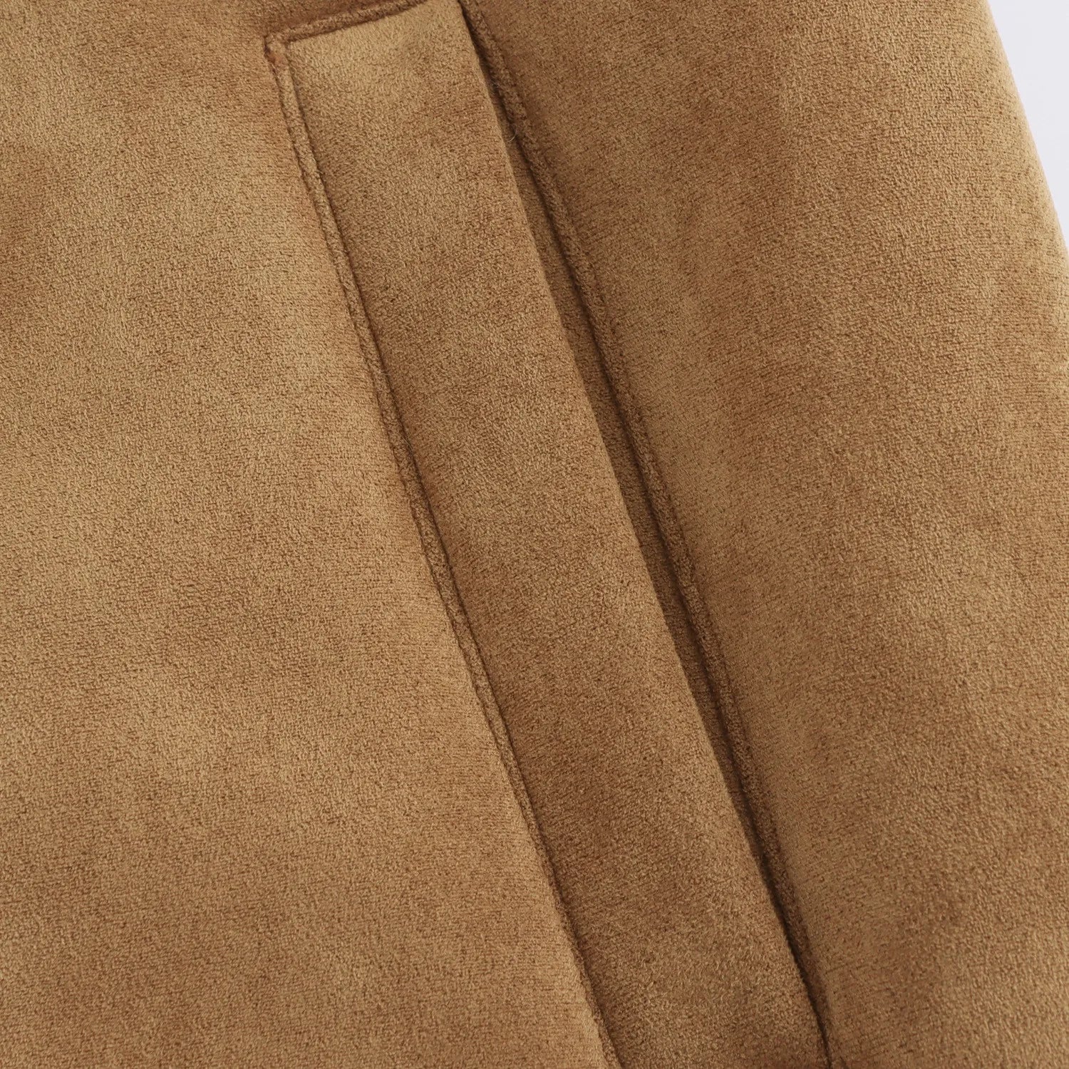 Brown coat with soft collar and buttons