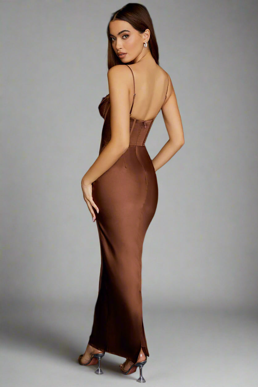 Elegant långklänning i satin