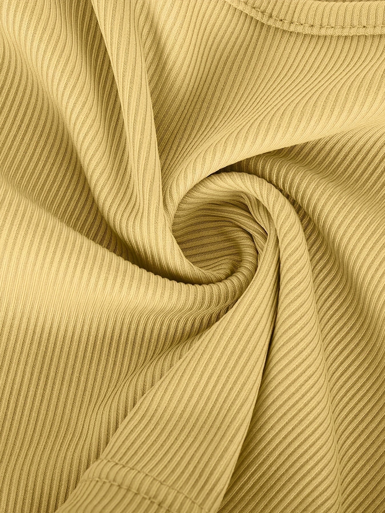 Crop top med fyrkantig halsringning och figurnära kjol