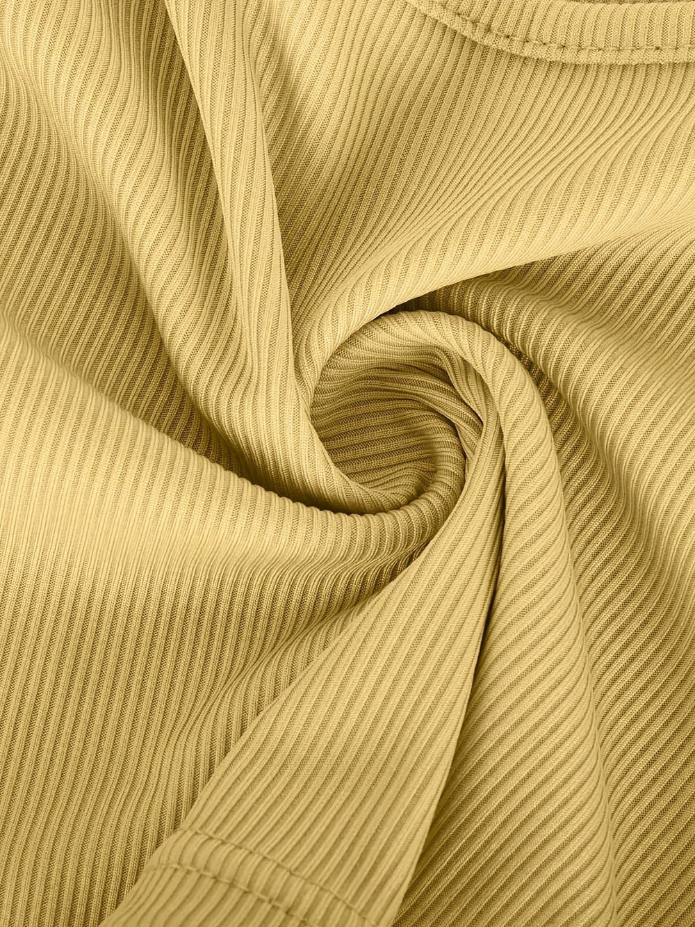 Crop top med fyrkantig halsringning och figurnära kjol