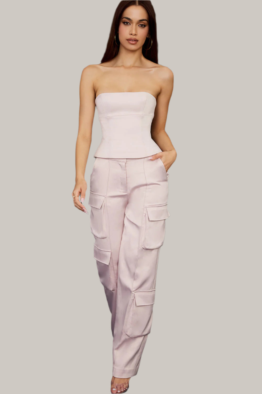 Axelbandslös satinkorsett med byxor med raka ben