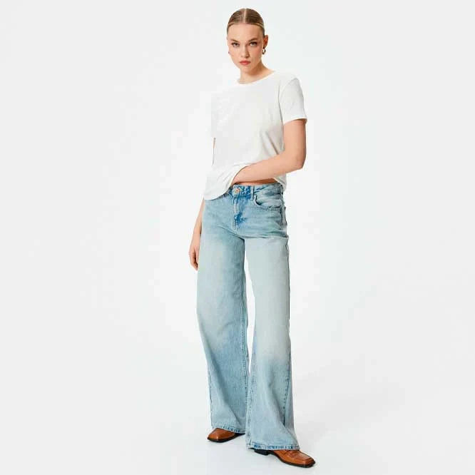 Basic short-sleeved t-shirt