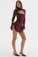 Vinstickad korsettklänning