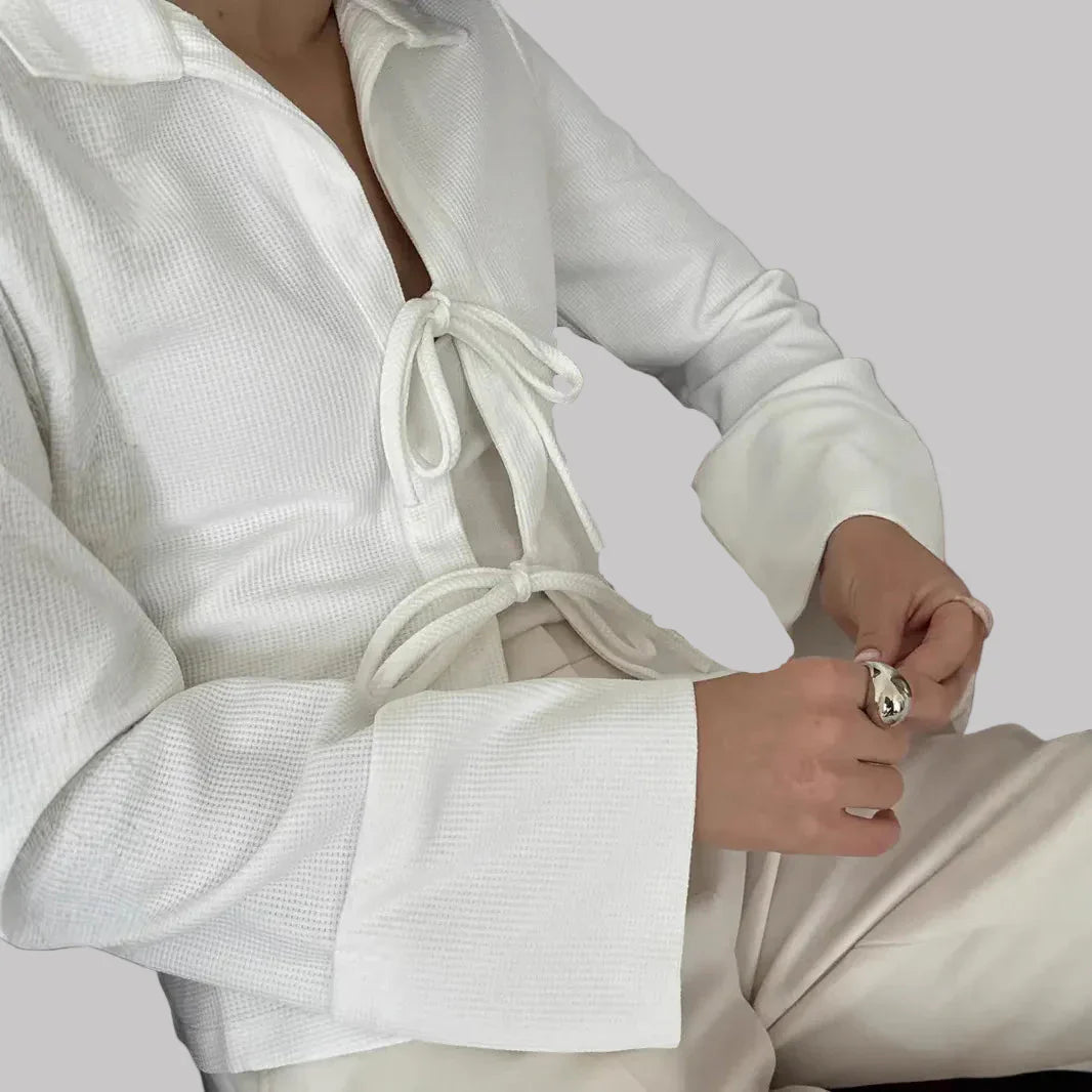 Blouse with tie front and collar