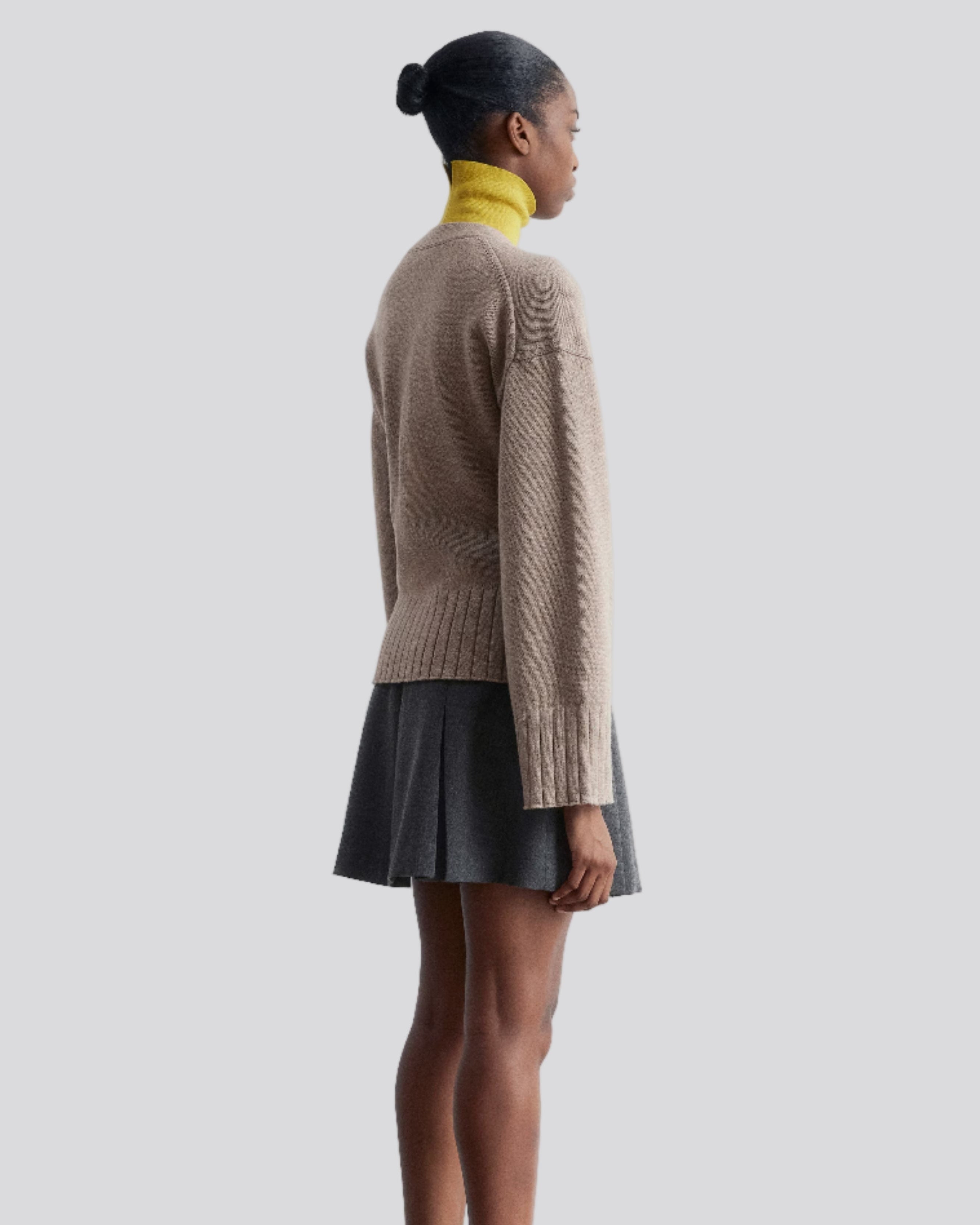 V-neck cardigan with buttons and patch pockets