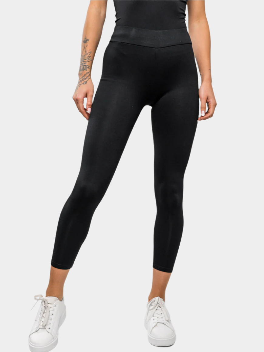 Classic black leggings