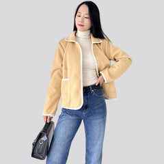 Contrast-trimmed short jacket with round collar