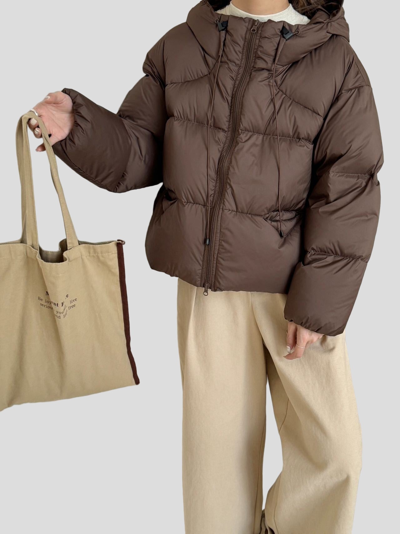 Short puffer jacket with hood and two-way zipper