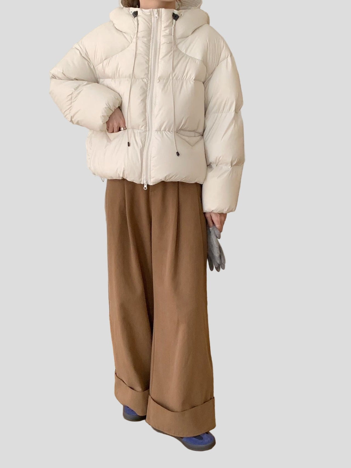 Short puffer jacket with hood and two-way zipper