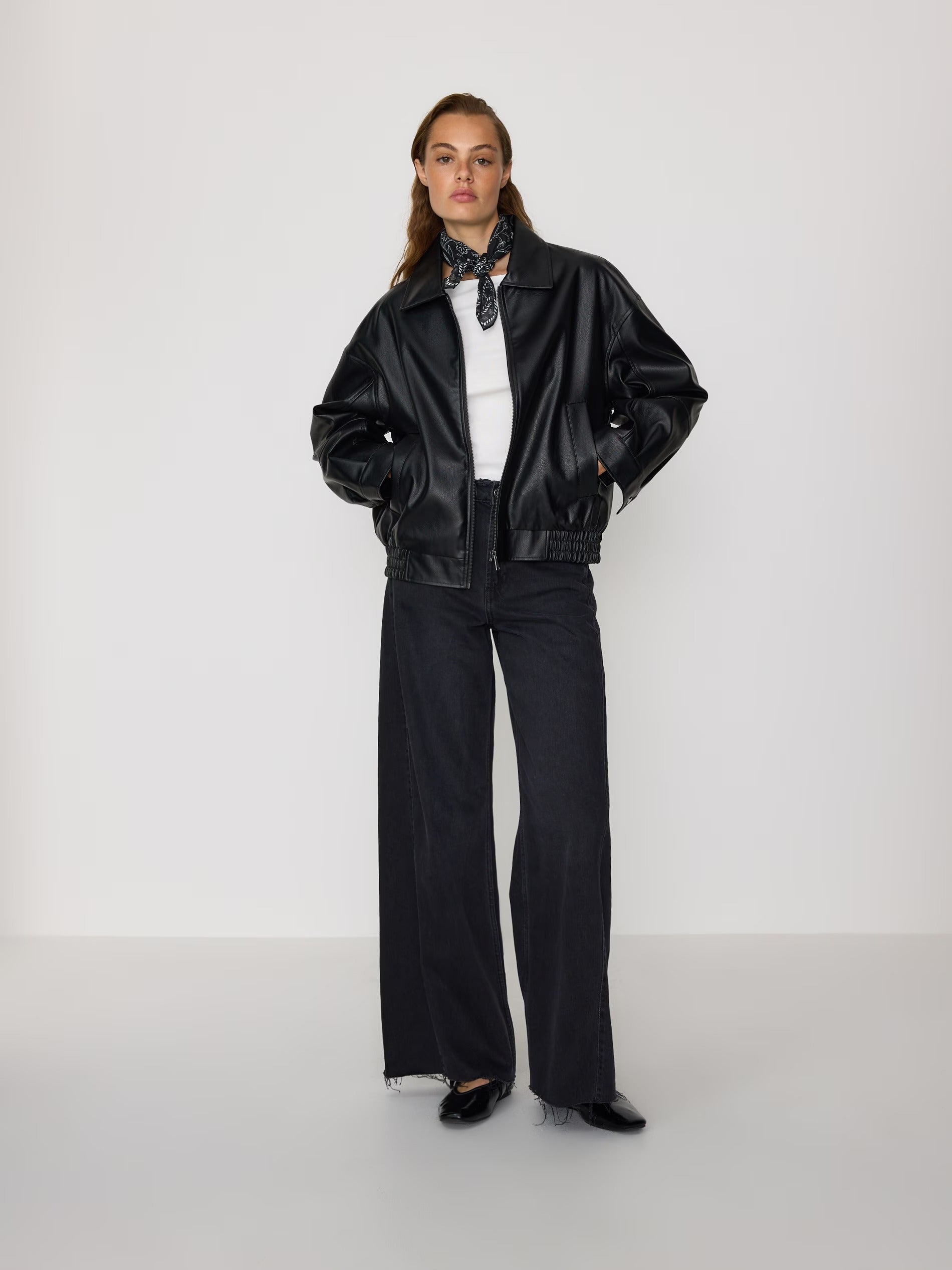 imgi 15 VZ751 99X 001 1 1099301 2