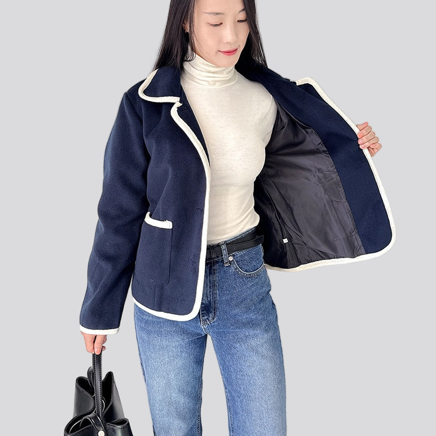 Contrast-trimmed short jacket with round collar