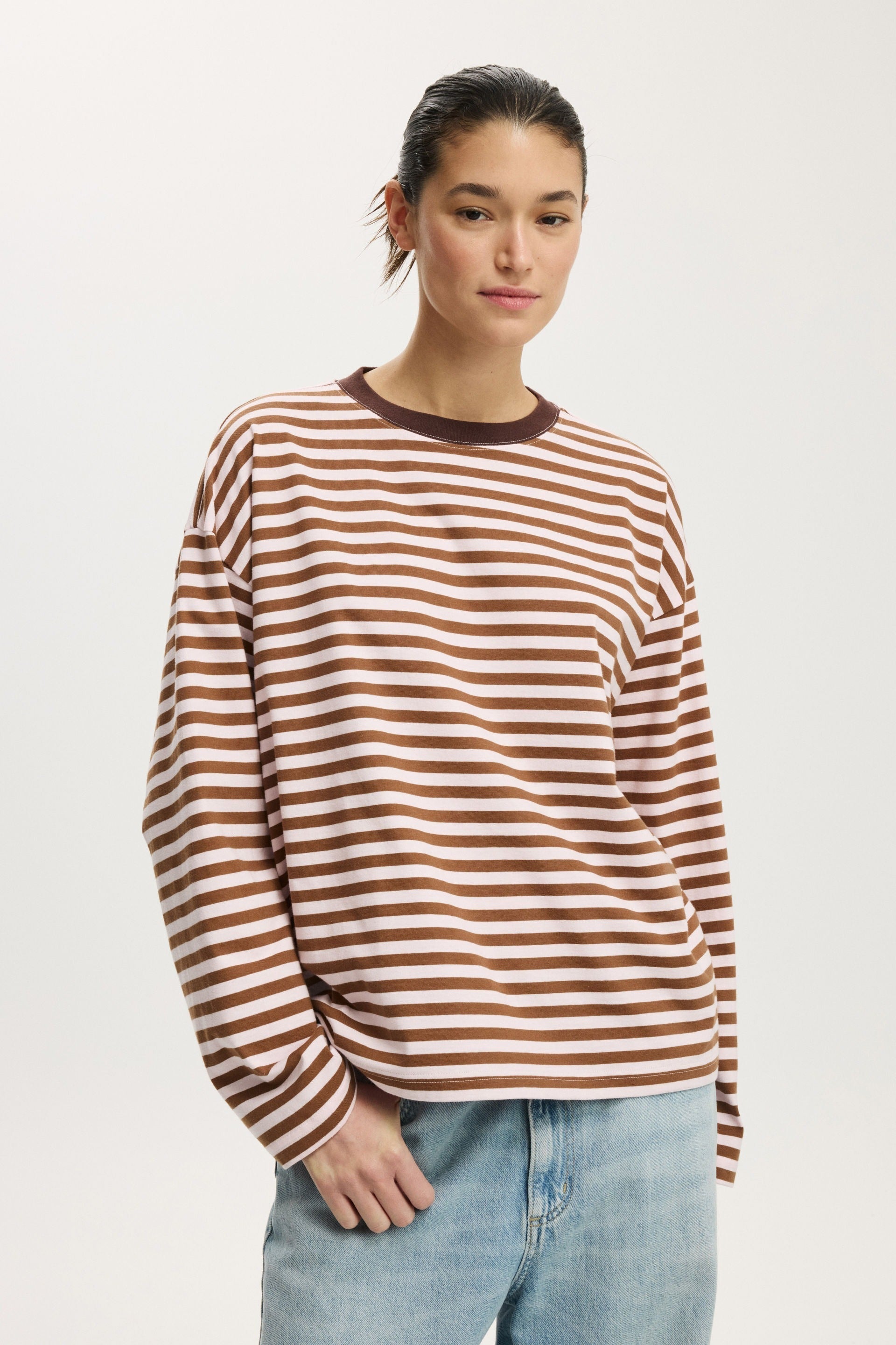 Striped casual top with round neck
