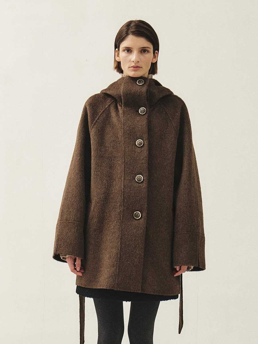 Brown short coat with belt and high collar