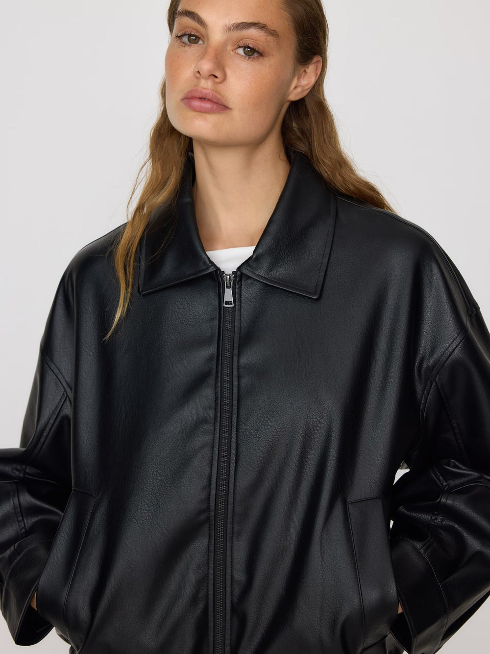 imgi 18 VZ751 99X 004 1 1099301 2