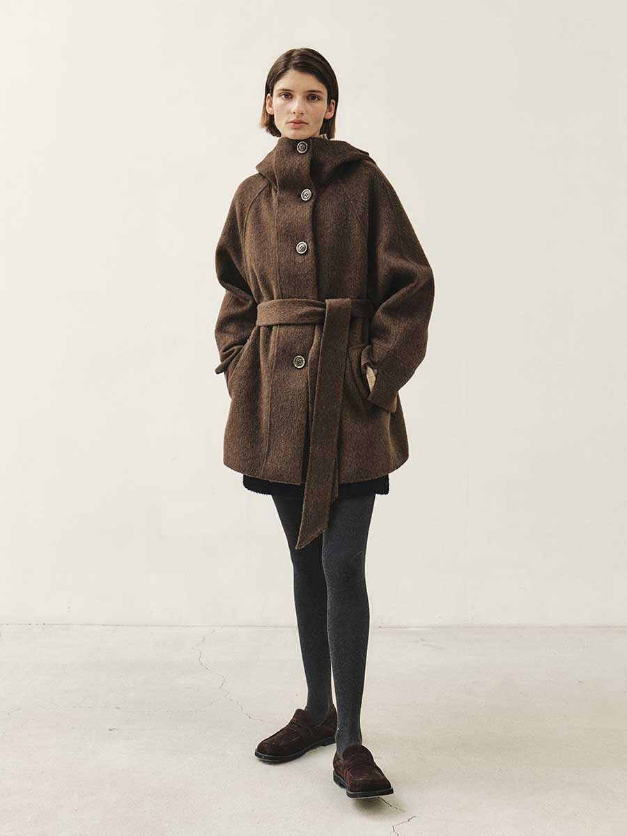 Brown short coat with belt and high collar