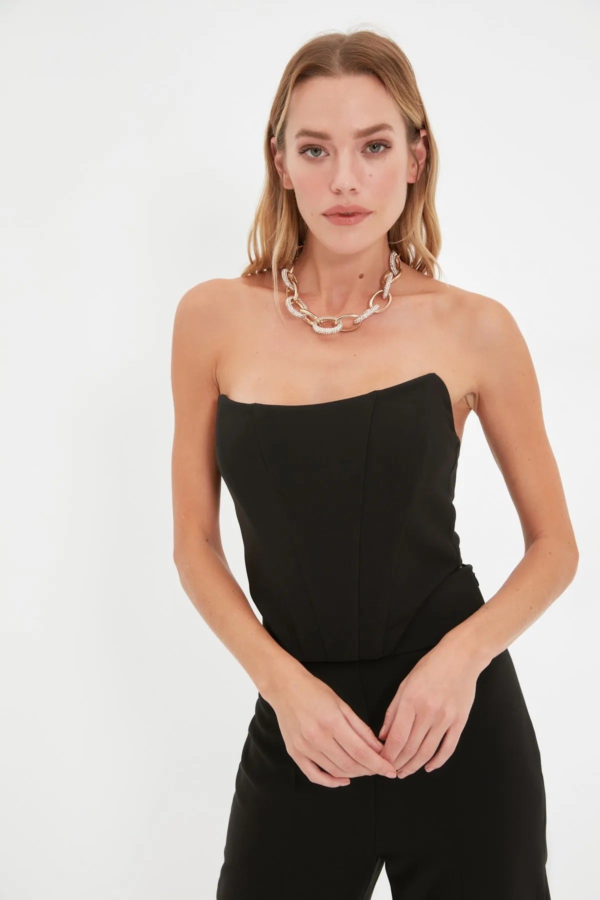 Strapless bustier top with fitted cut