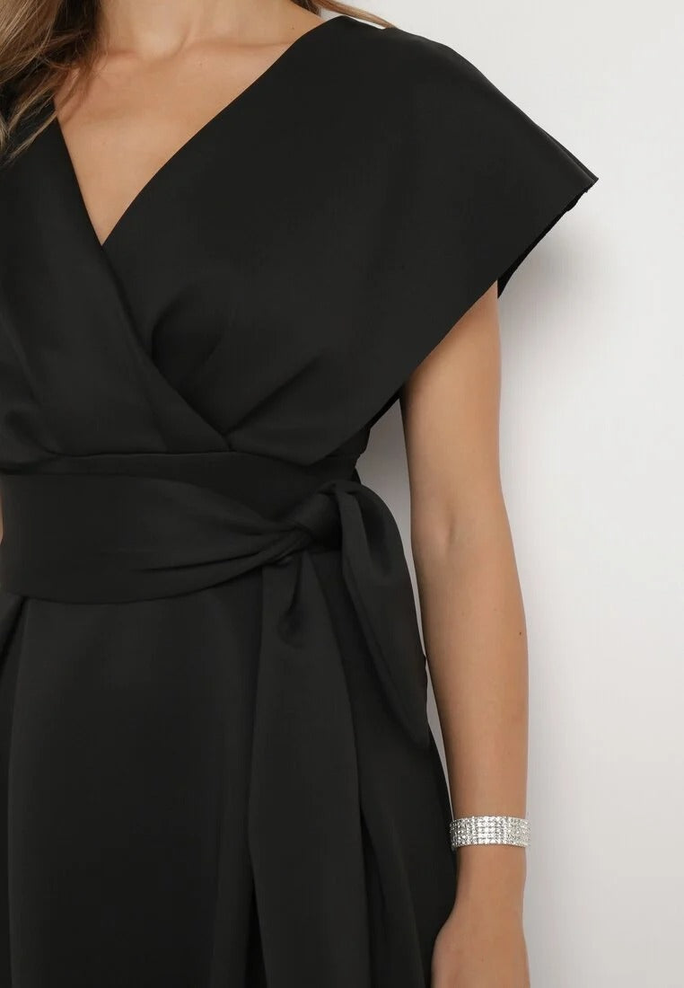 Wrap dress with wide sleeves and belt