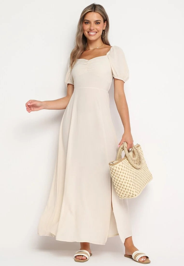 Long dress with puffed sleeves