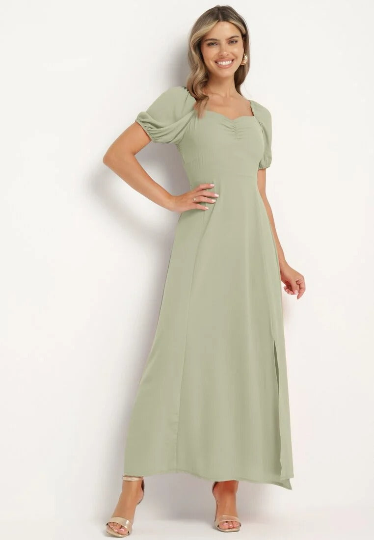 Long dress with puffed sleeves