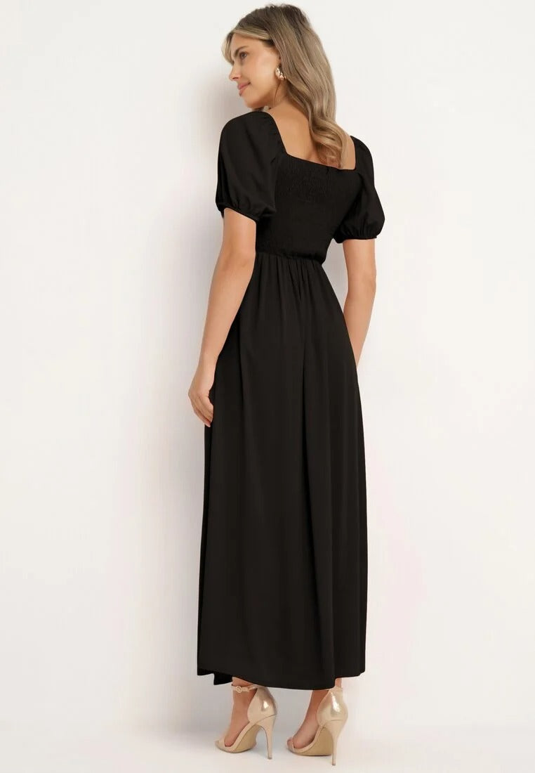 Long dress with puffed sleeves