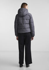 Puffer jacket with hood and zip pockets