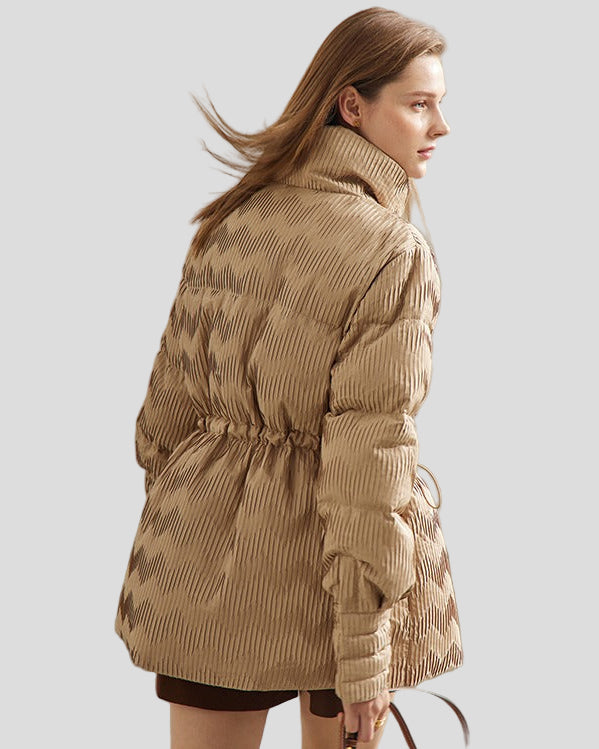Quilted jacket with structure, high collar and drawstring at the waist