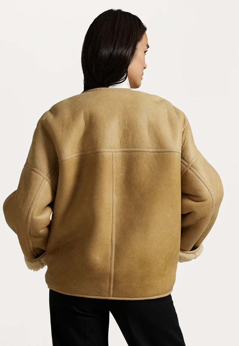 Cream fuzzy short jacket with large pockets