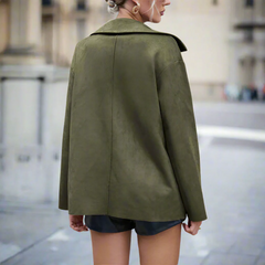 Shirt jacket with snap buttons and chest pockets