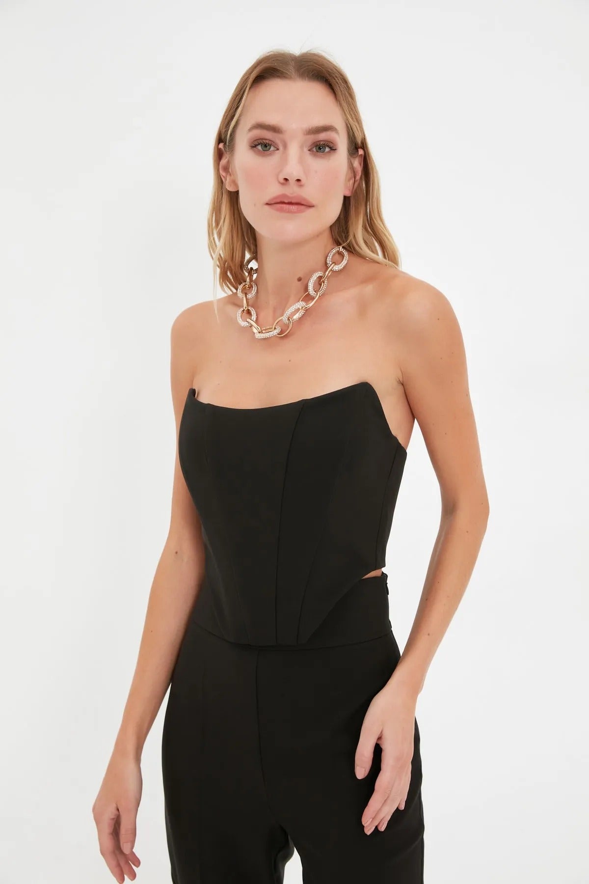 Strapless bustier top with fitted cut