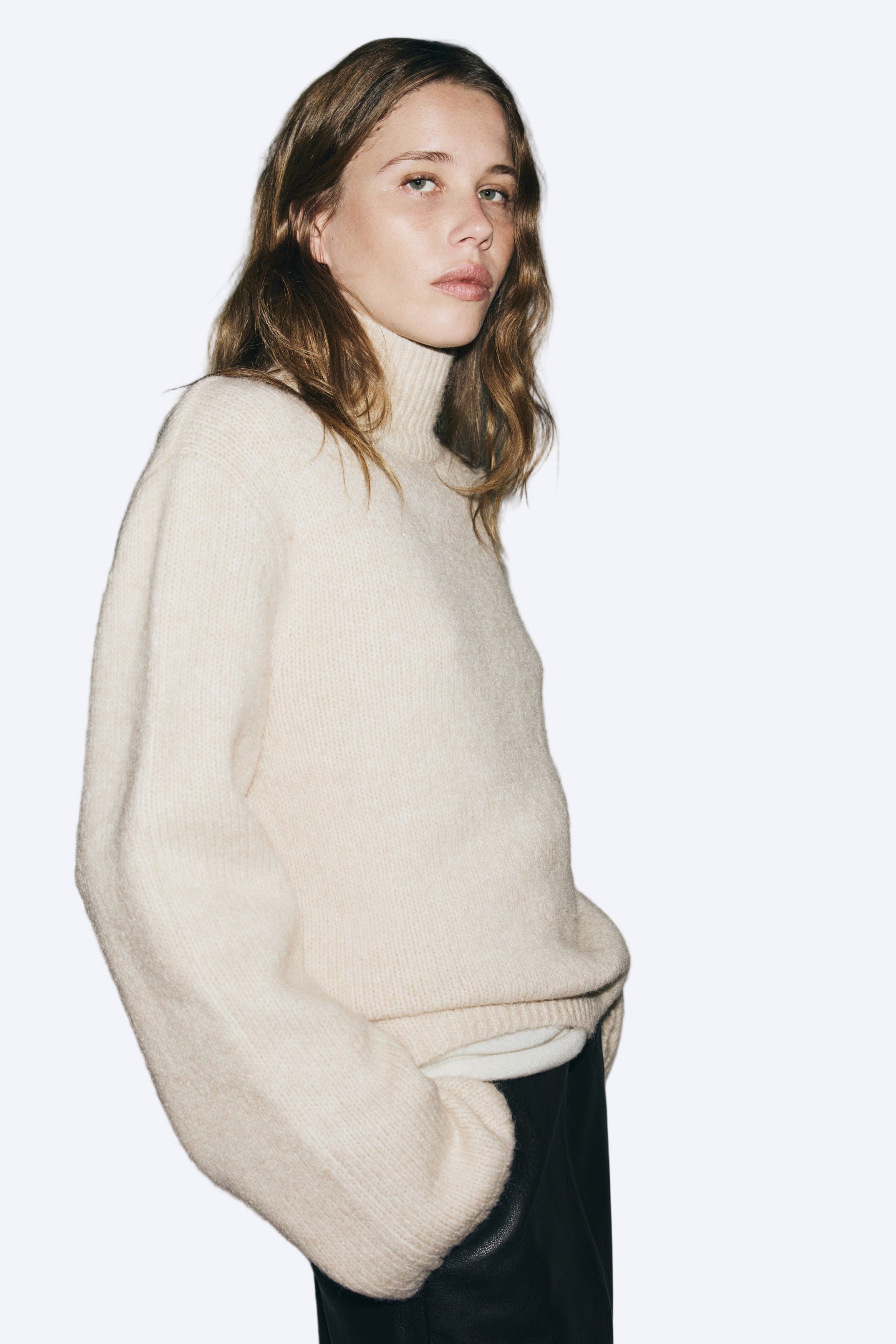 KNITTED SWEATER WITH HIGH COLLAR