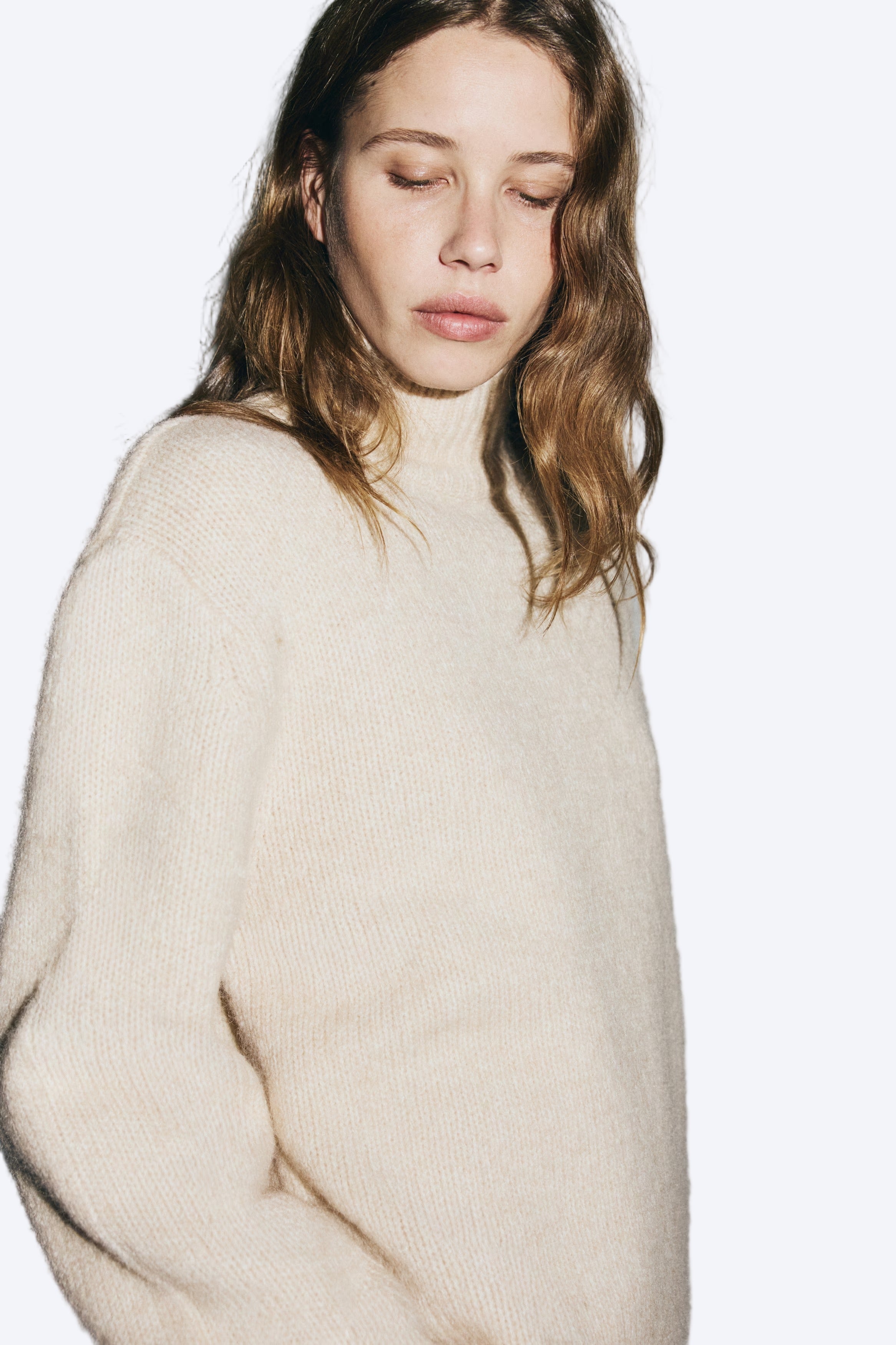 KNITTED SWEATER WITH HIGH COLLAR