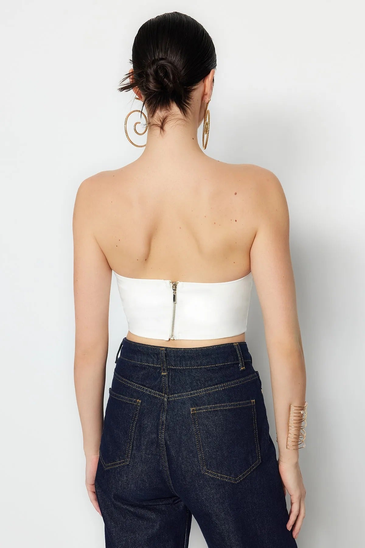 Strapless bustier top with fitted cut