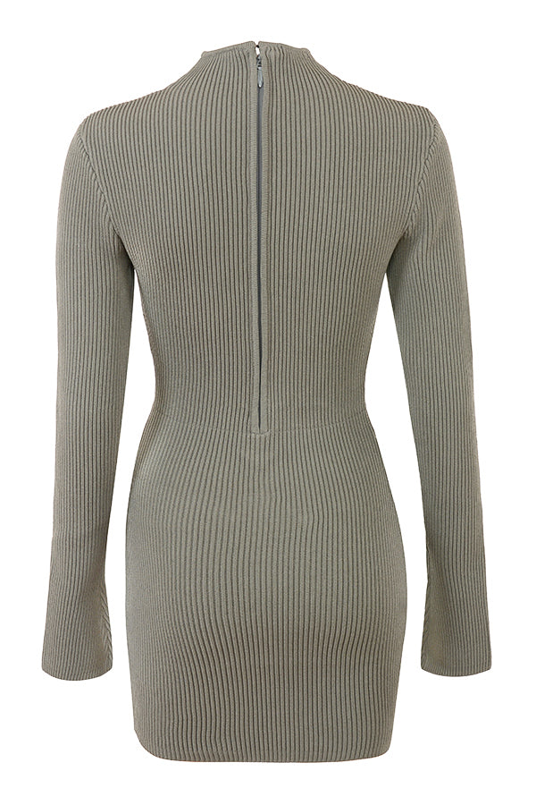 Stickad spetsklänning framtill med dragkedja baktill