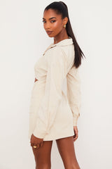 Beige skjortklänning med utskuren midja