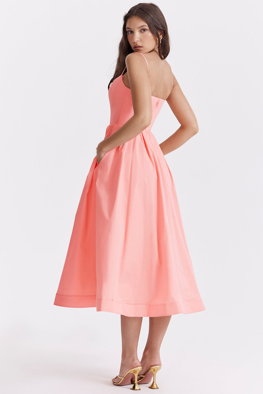 Avslappnad lång solklänning